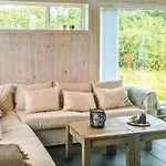 5 Bedroom Lovely In *