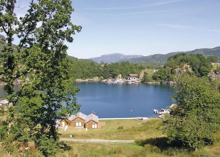 Hébergement de vacances 5 Bedroom Lovely In Hjelmeland